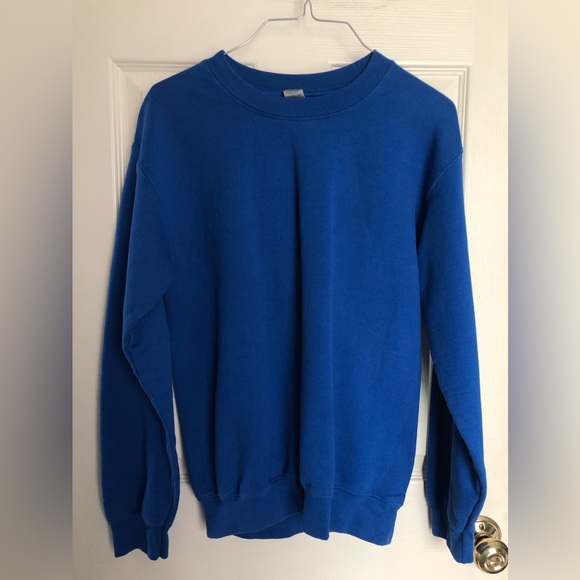Tops - Blue crew neck sweatshirt